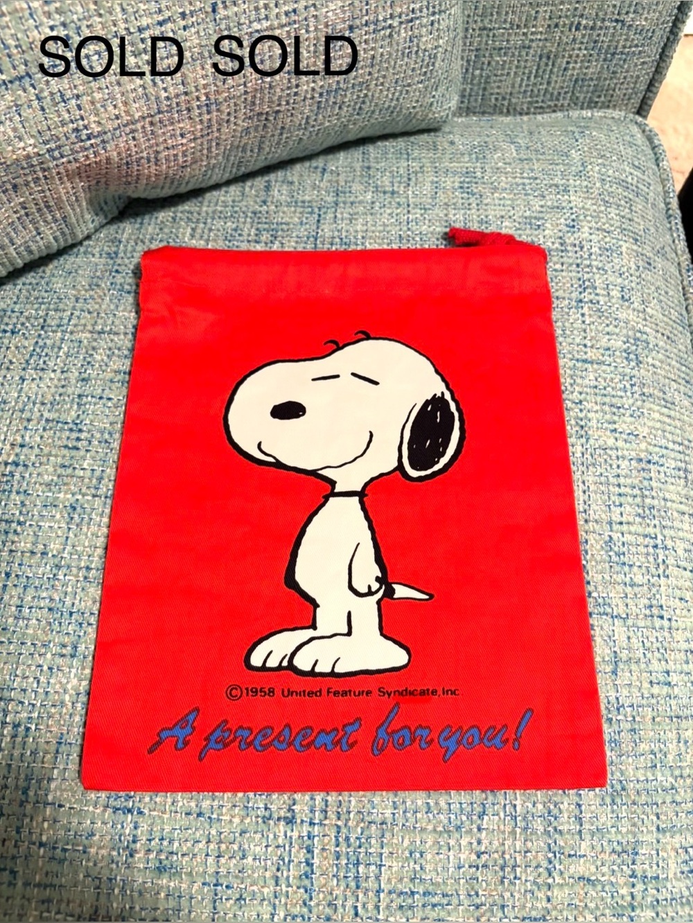 Peanuts Collectors…Vintage Red Snoopy cloth Drawstring Bag from 1984. New